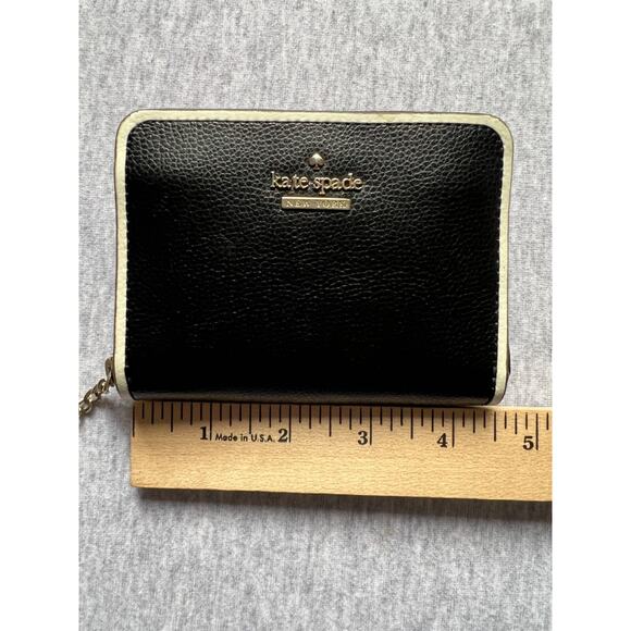 Kate Spade New York Black Pebbled Leather Zip Around Wallet Key Ring White Trim - Picture 8 of 10